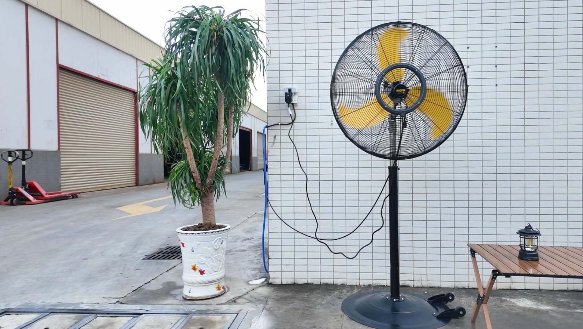 Amazon.com: HiCFM 30 inch Misting Outdoor Oscillating Pedestal Fan