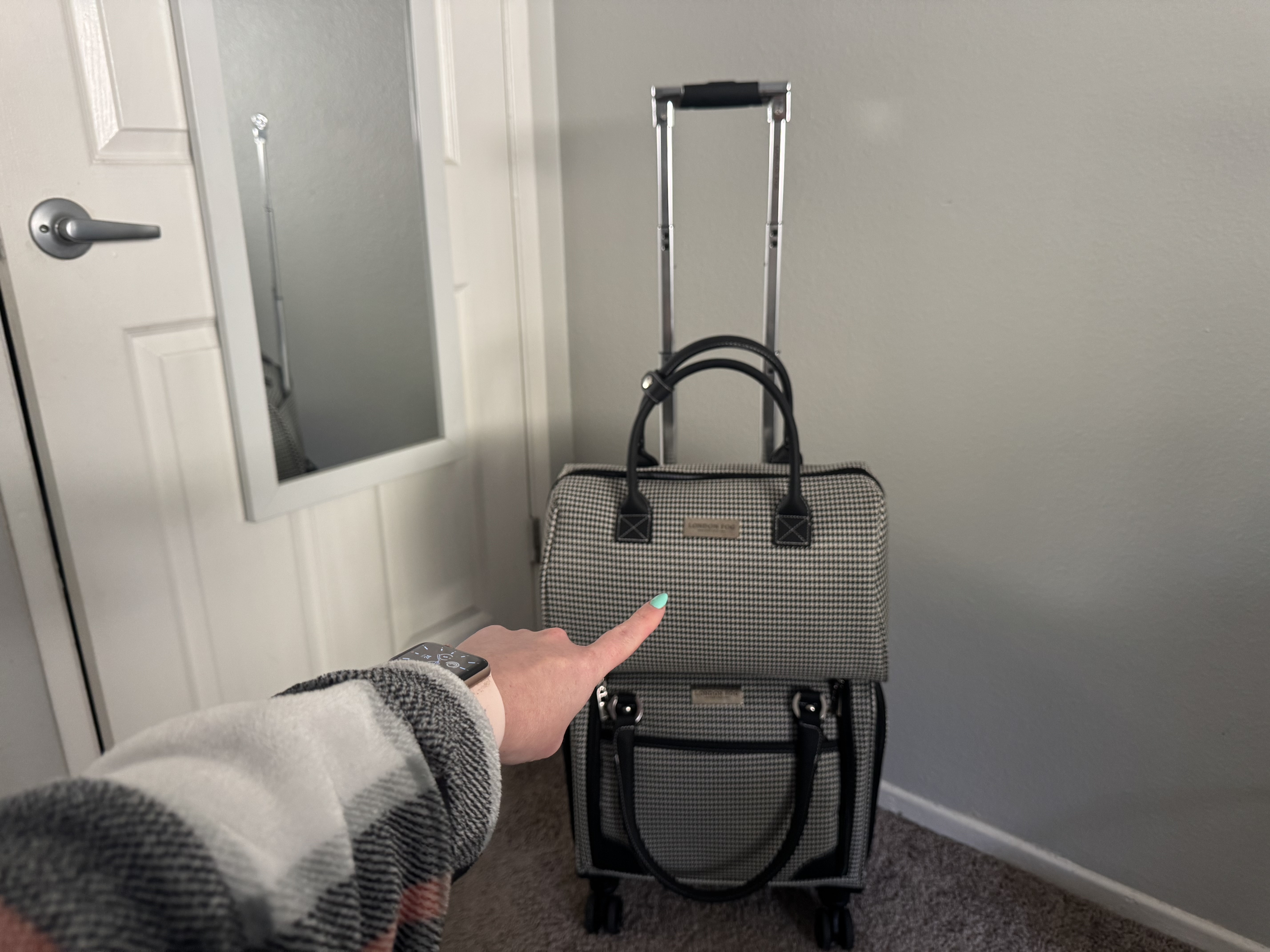 Materials and construction: what makes London Fog luggage work