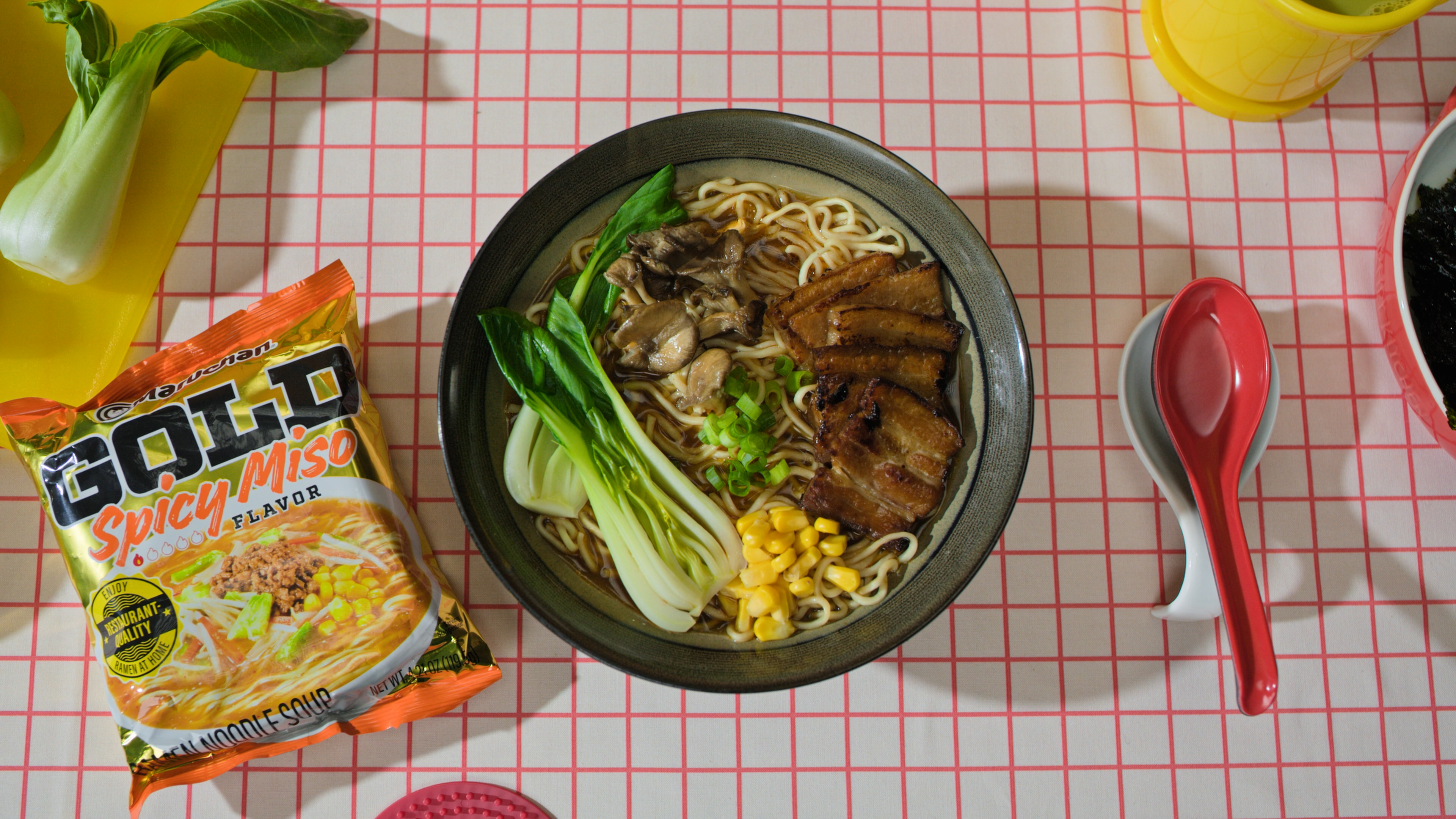 Amazon.com : Maruchan Gold Ramen Noodle Soup, Spicy Tonkotsu