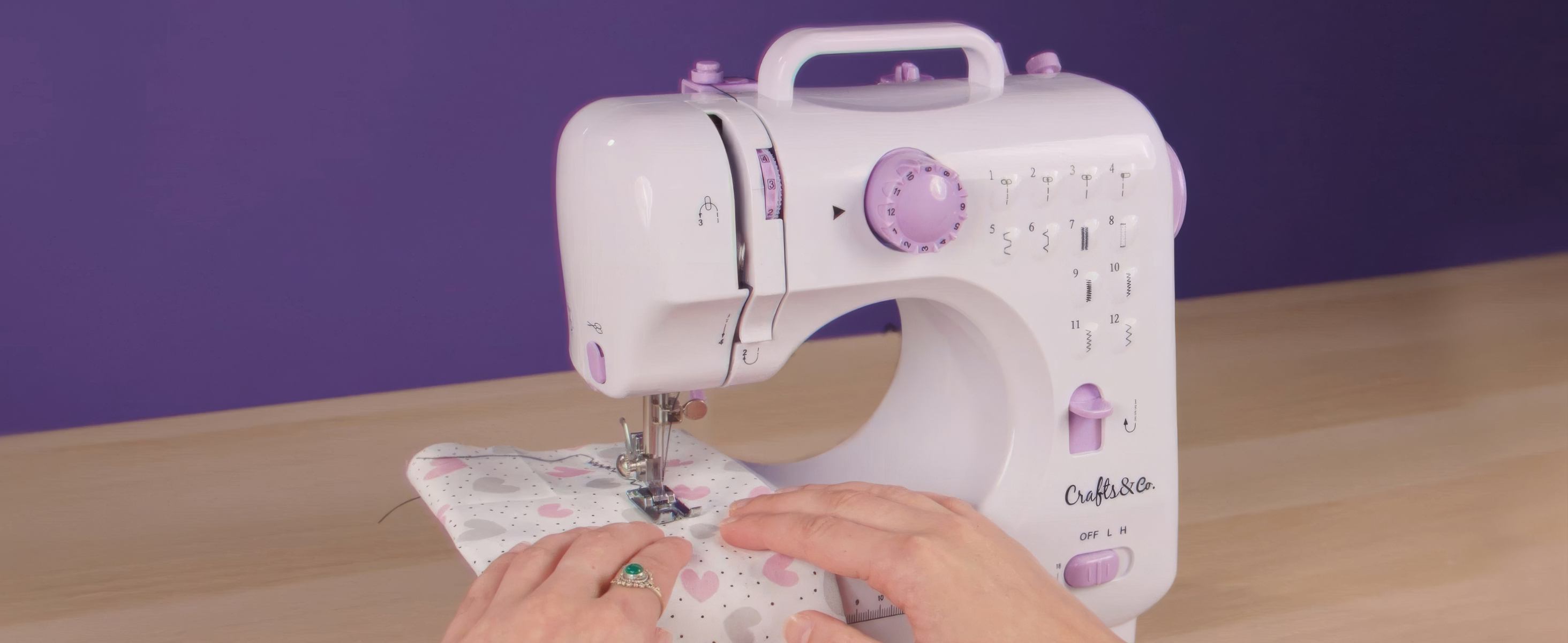 Qoosea Mini Nähmaschine 16 Stichmuster - Portable Overlock Maschine Für Anfänger & Kinder