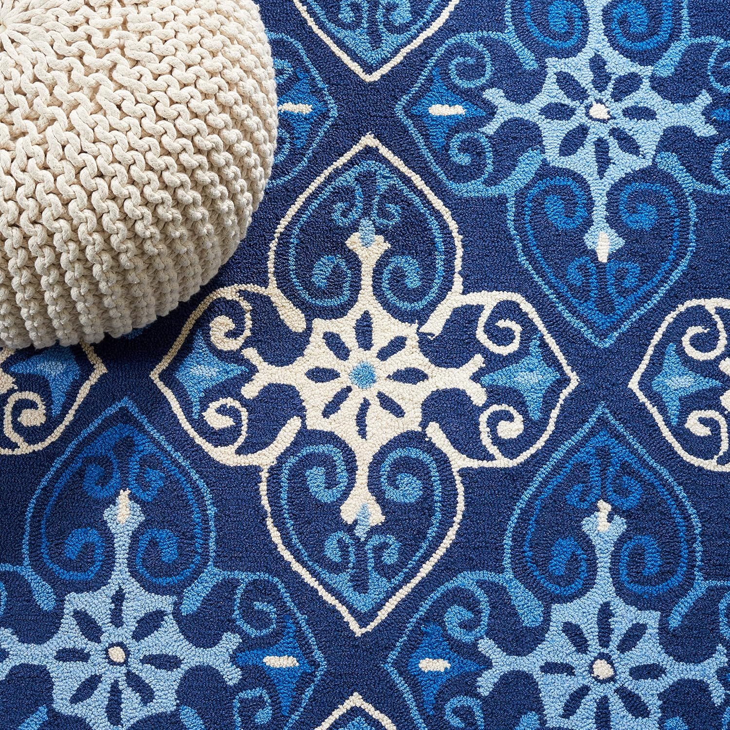 SAFAVIEH Four Seasons Collection 2'3" x 8' Navy/Ivory FRS232A Hand-Hooked Floral Runner Rug