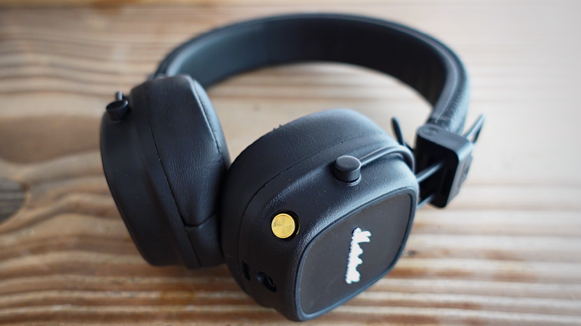 Watch Marshall Major IV Review on Amazon Live