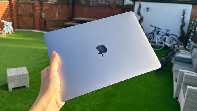 美品　Apple MacBook Pro M1 8GB 256GB Amazon.com: Apple MacBook Pro 2020 with Apple M1 Chip (13
