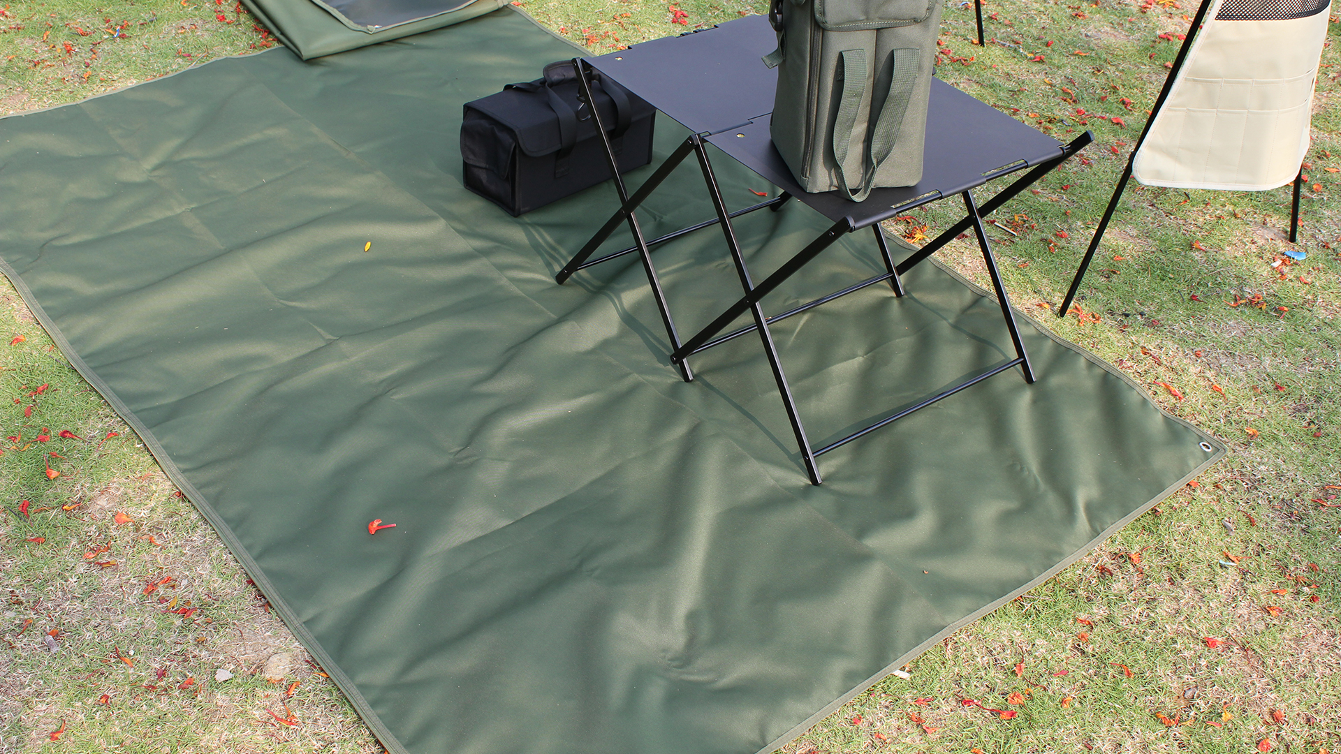 Amazon | CHENGMAY グランドシート 無骨 極厚 1000D 防水 テントシート 130×200cm 拡張式 収納袋付き アウトドア  キャンプ テント グランドシート レジャーシート 厚手 大判 両面撥水(オリーブ 130*200 (ファスナーで拡張可能)) | CHENGMAY |  テントシート