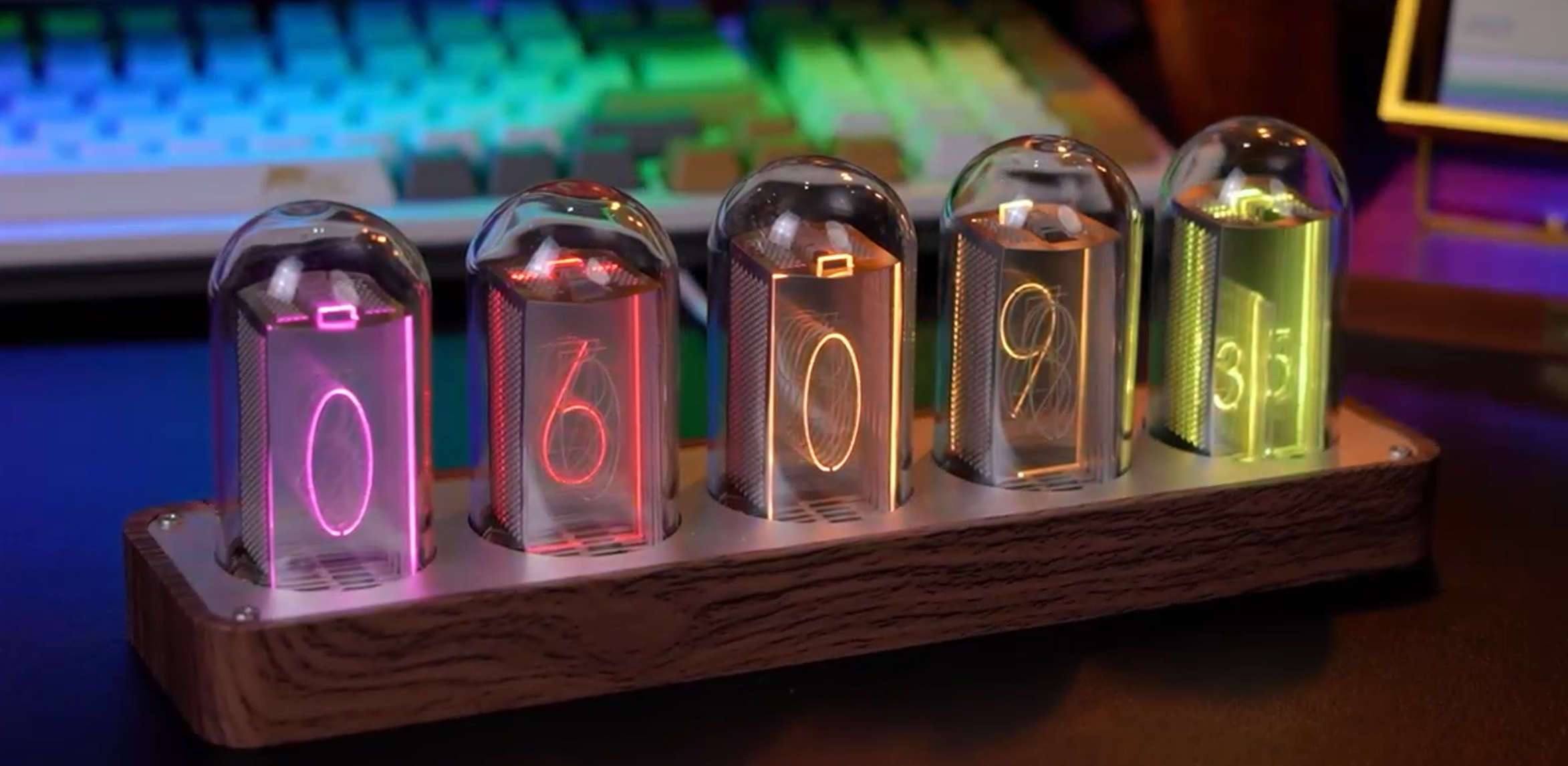 ClocTeck Nixie Clock, Digital Alarm Clock, Digital LED Alarm Clock, 12/24 Hours, Supports Network Pair, Retro Gift to Decorate Your Desk and Bedroom
