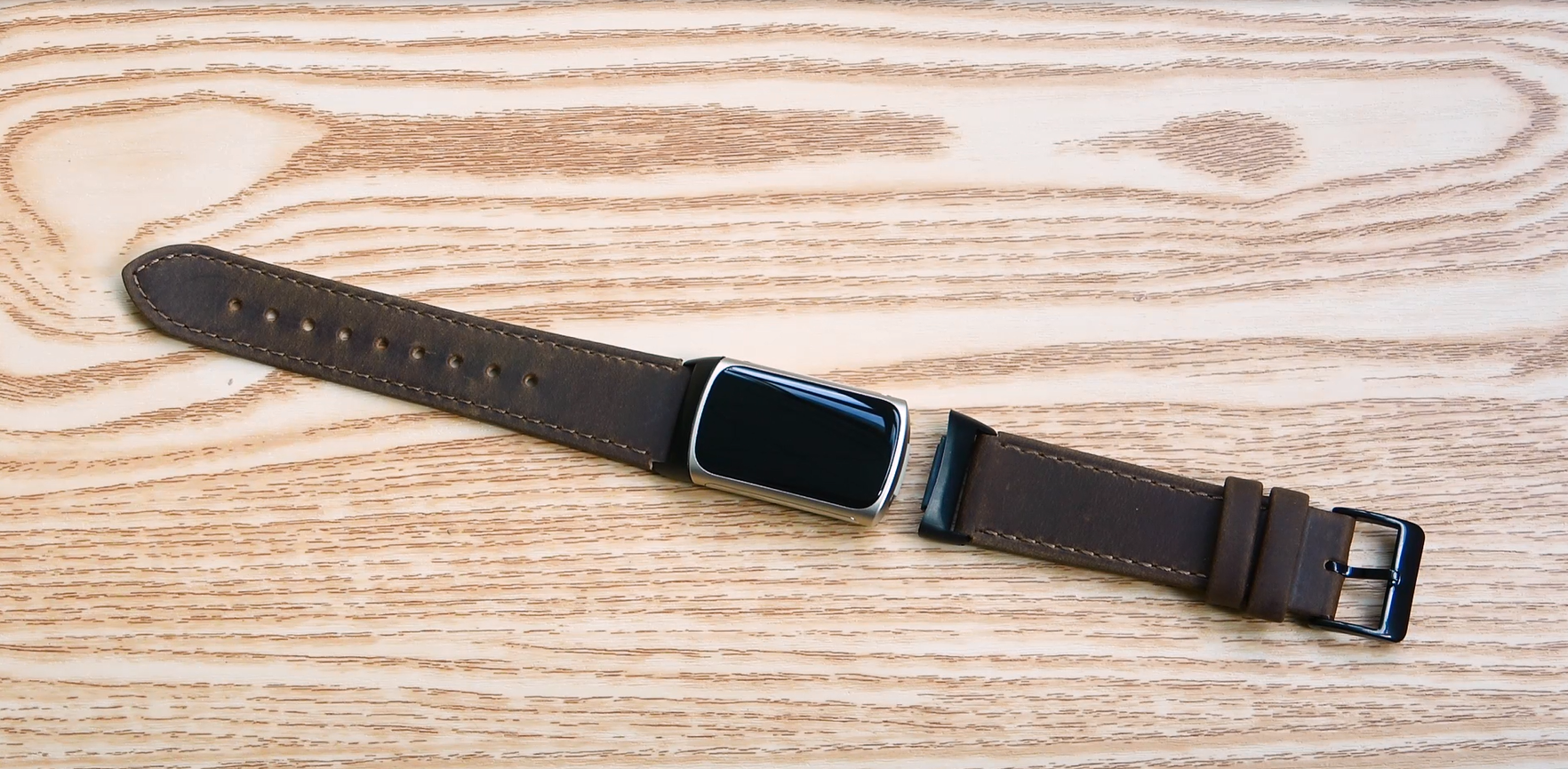BIRDTOBR Cuir Bracelet Compatibles avec Fitbit Charge 6/5, Cuir Boucle en Métal Réglable Bracelet de Remplacement pour Fitbit Charge 5/6