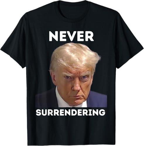 Triumph Never Surrendering - Camiseta Trump Mug Shot, Negro -