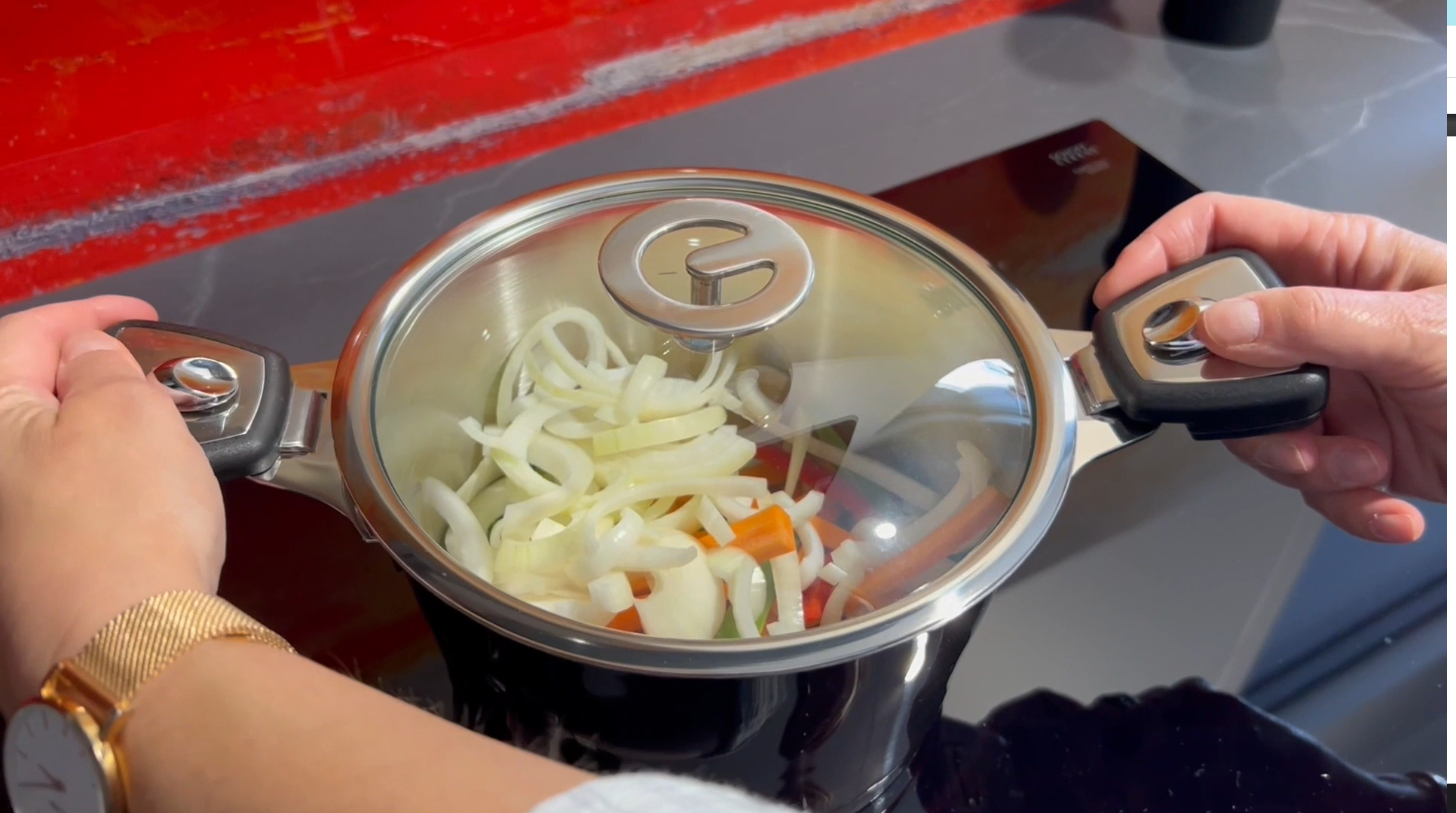 Notre Cuisinox Casseroles Set De 2 Anses Amovibles est en pénurie au printemps 2022