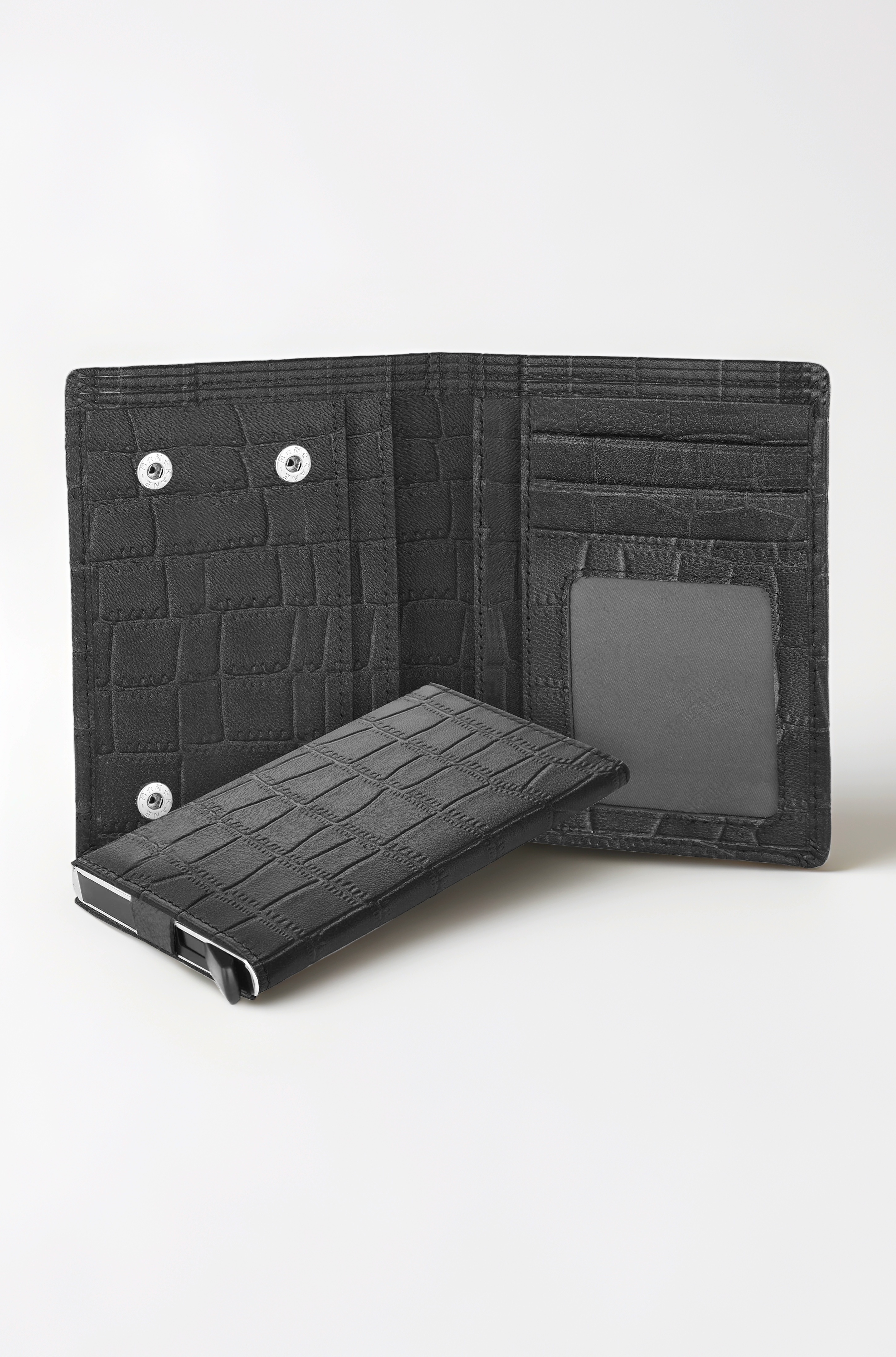 WildHorn RFID Protected Leather Wallet for Men