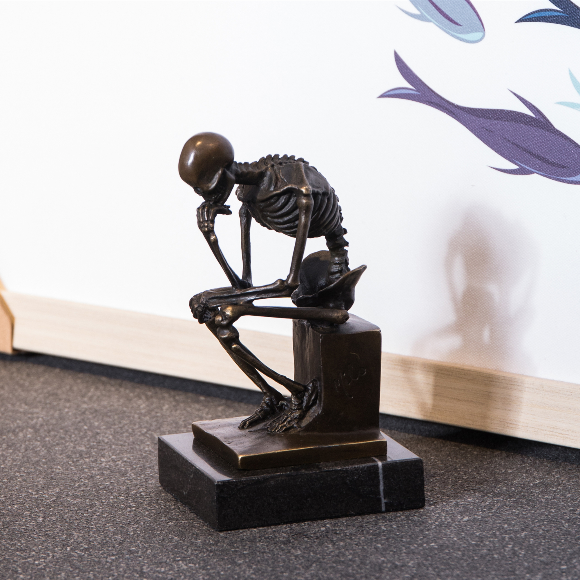 Estatua decorativa Skeleton Thinker de bronce miniatura 7