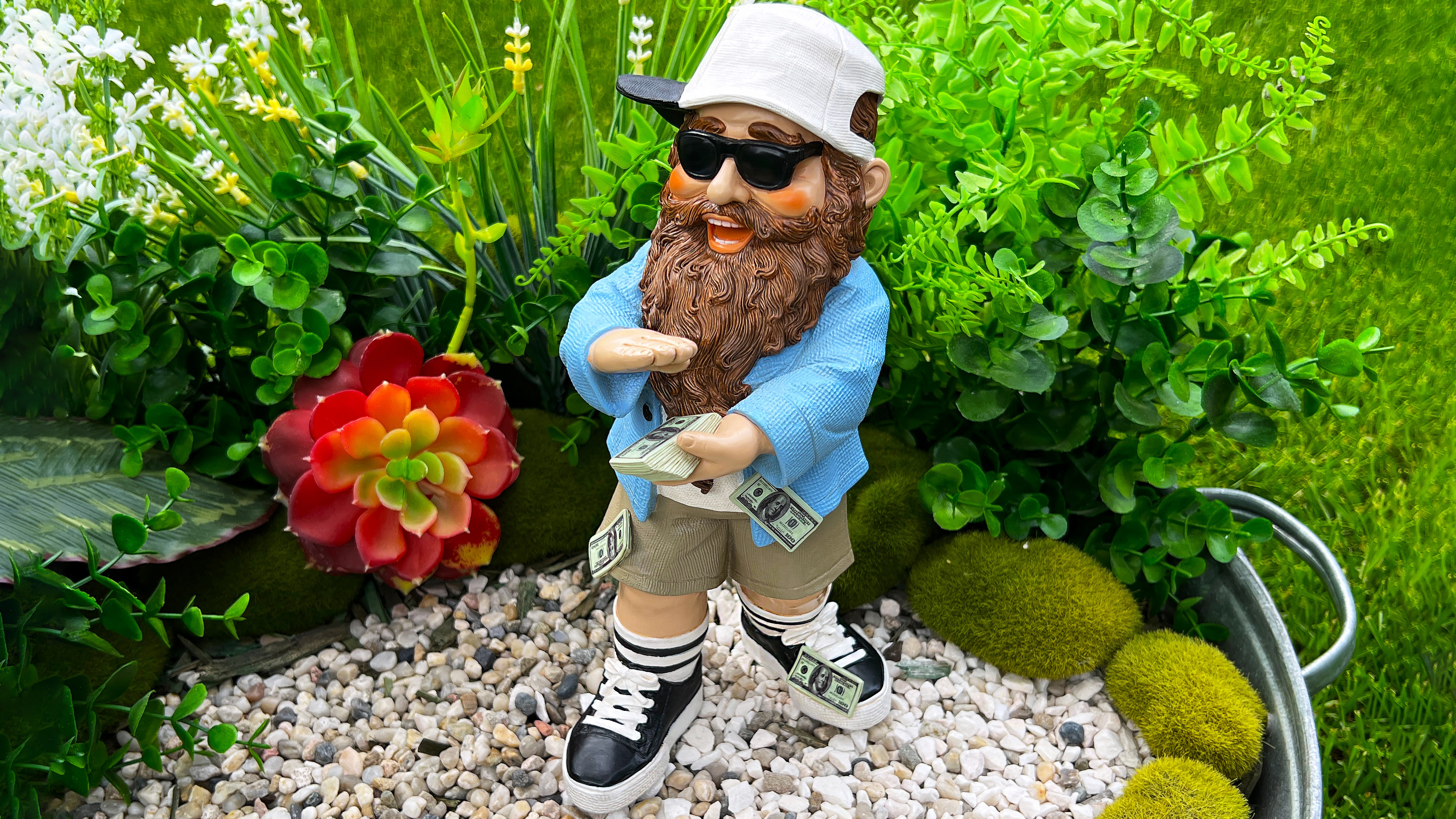 Amazon.com: Mood Lab Garden Gnome - Lucky Rich Gnome Statue - 9.25