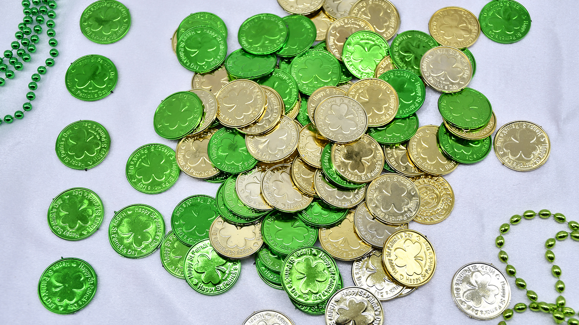 St. Patrick's Day Glücksmünzen – 120 Stück In Gold & Grün Mit Kleeblatt-Muster Für Partydeko