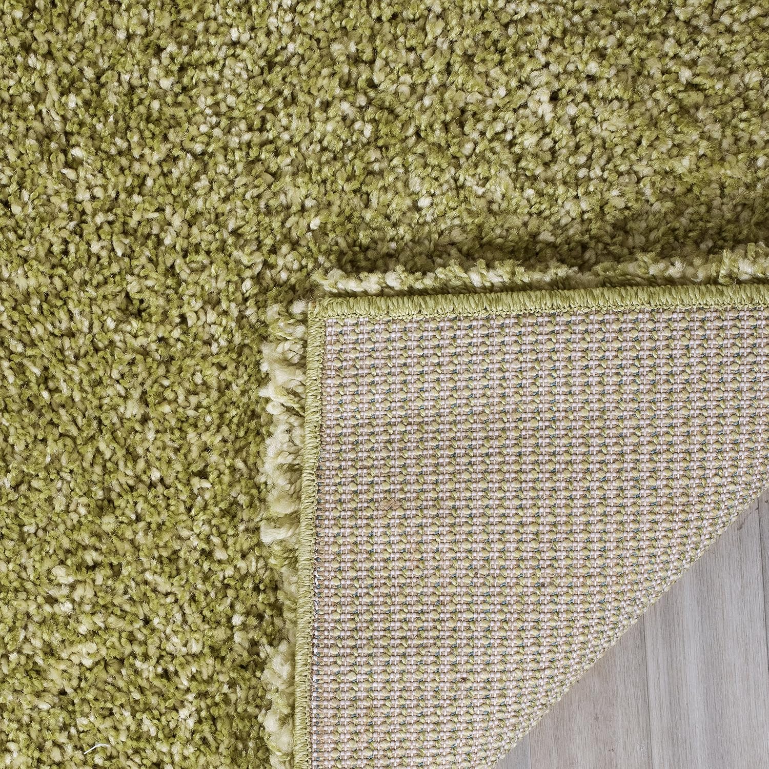 SAFAVIEH California Shag Collection Area Rug - 5'3" x 7'6", Green, Non-Shedding & Easy to Clean, Ultra Plush Thick Pile, Ideal for Living Room, Bedroom, Dining Space (SG151-5252)