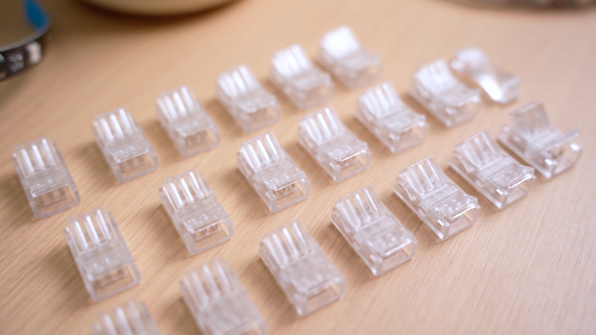 Flutesan 20 Pcs 3 Pin 10mm Solderless LED Light Strip Connectors