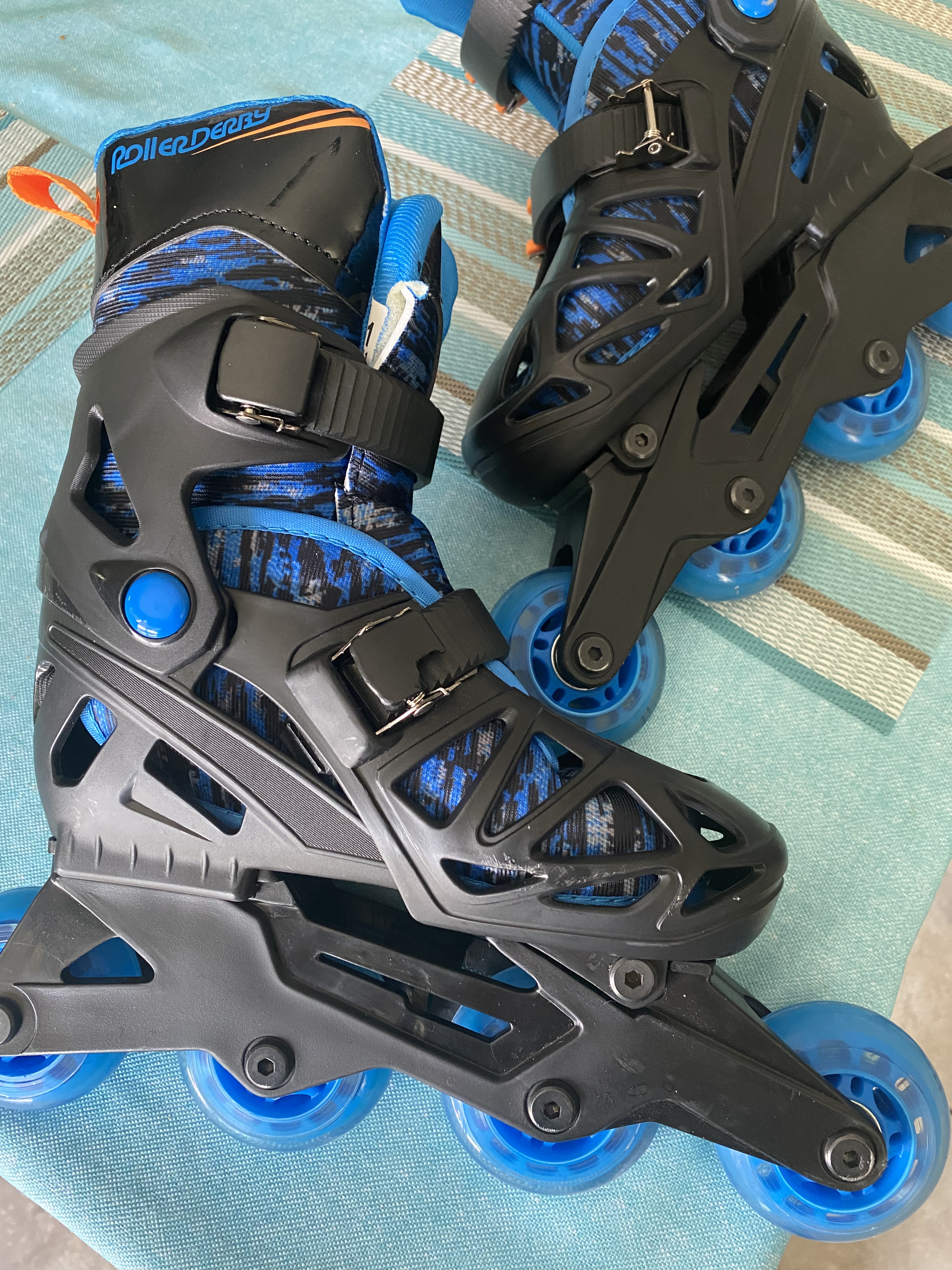 Broke Quickly - Cheap Plastic - Good Customer Service/Resolution