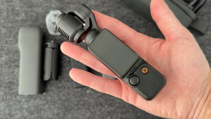 Amazon.com : DJI Osmo Pocket 3 Creator Combo, Vlogging