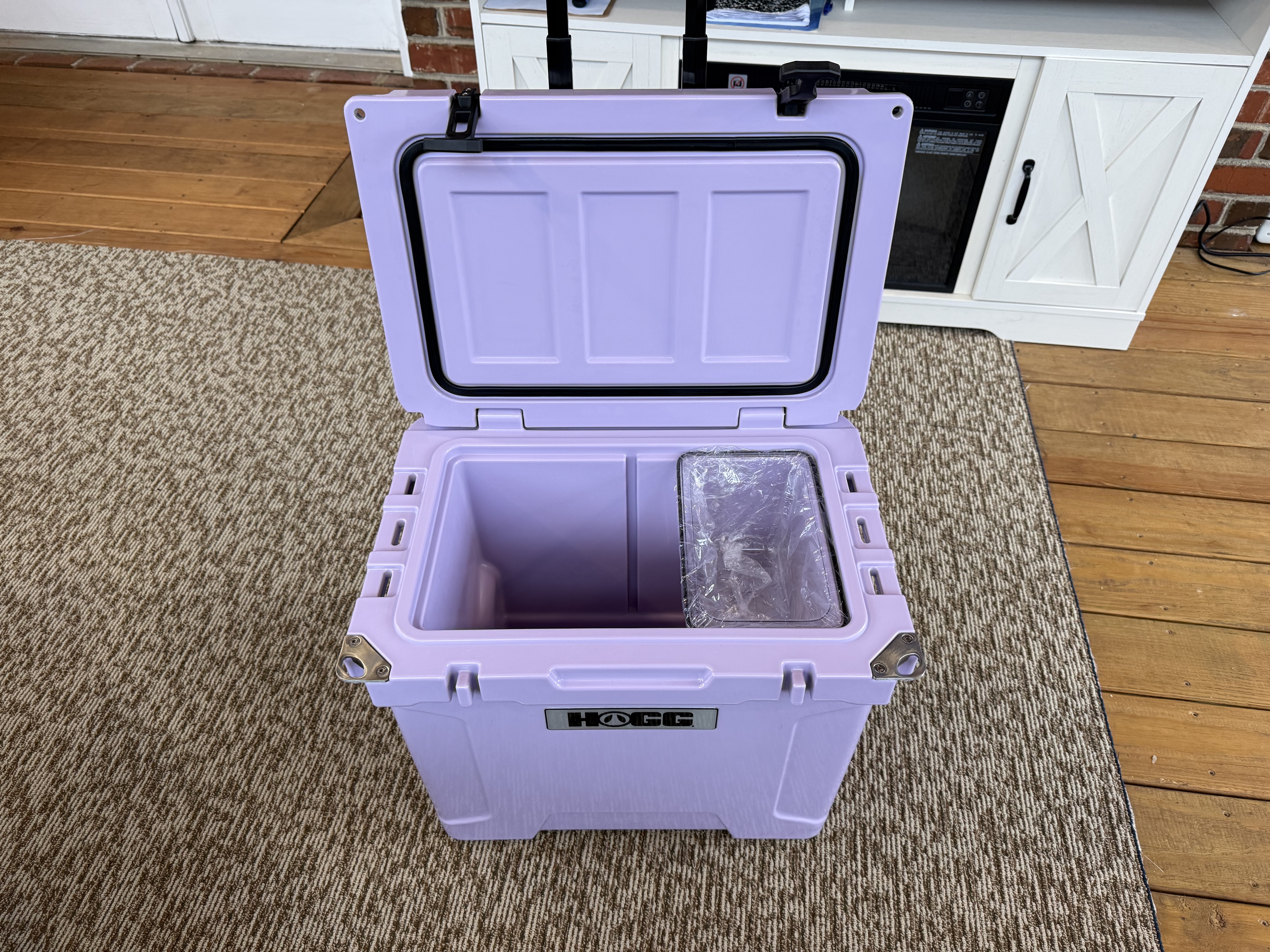 コタ Watch Hogg 35 Quart Insulated Cooler with Wheels on Amazon Live