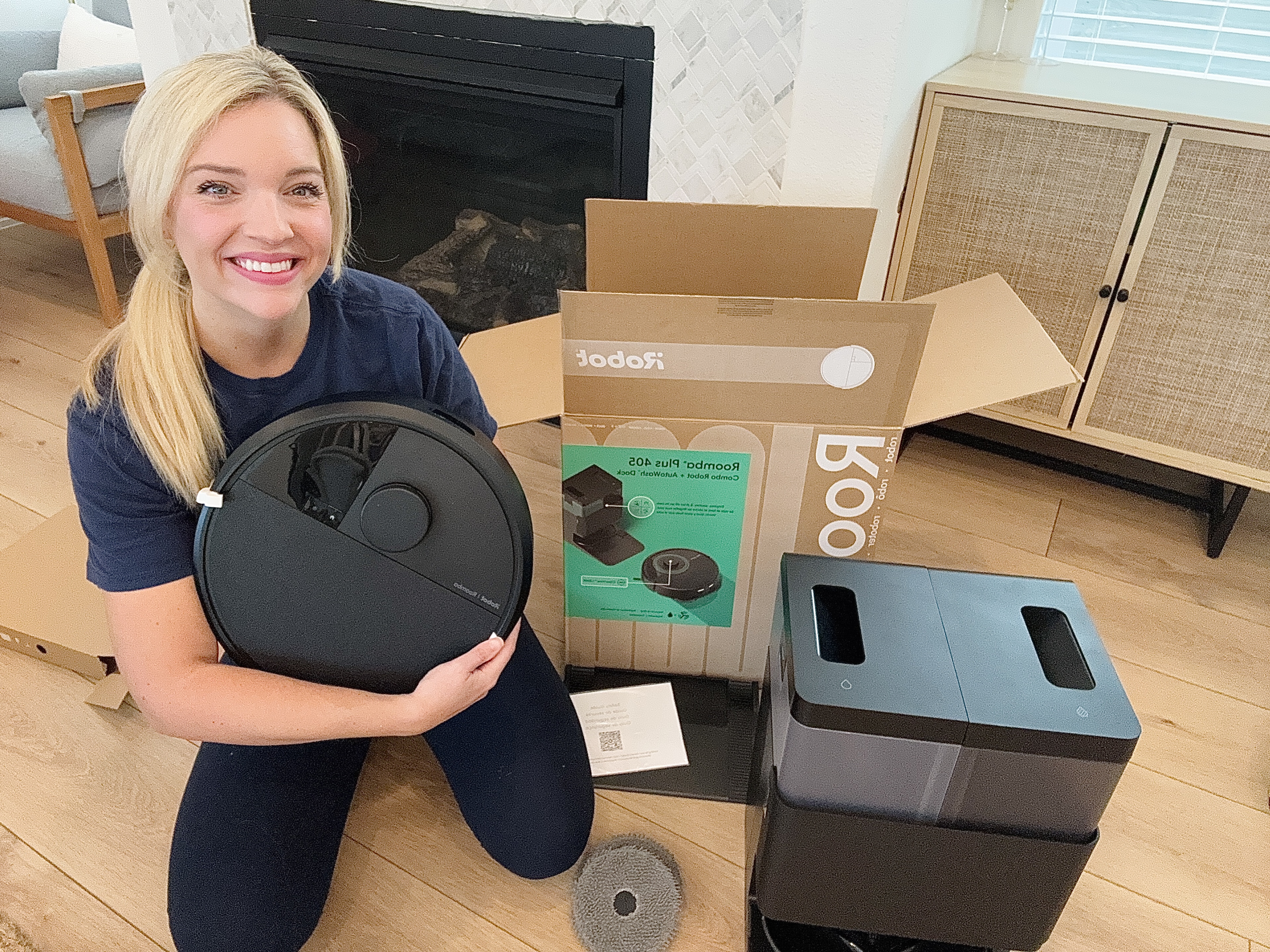 Watch Unboxing the iRobot Roomba Plus 405 Vac & Mop! on Amazon Live