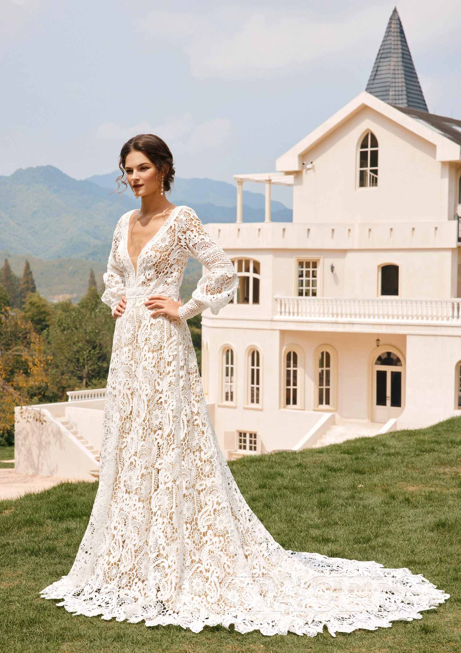 empire waist boho wedding dress LIPOSA Long Deep V Neck Lace with Sleeves Plus Size Lace Vintage Ball Gowns Champagne CS : Clothing, Shoes & Jewelry Plus Train meta-DateField Size:6 - 12 M Ivory Asymmetrical Bodycon Midi