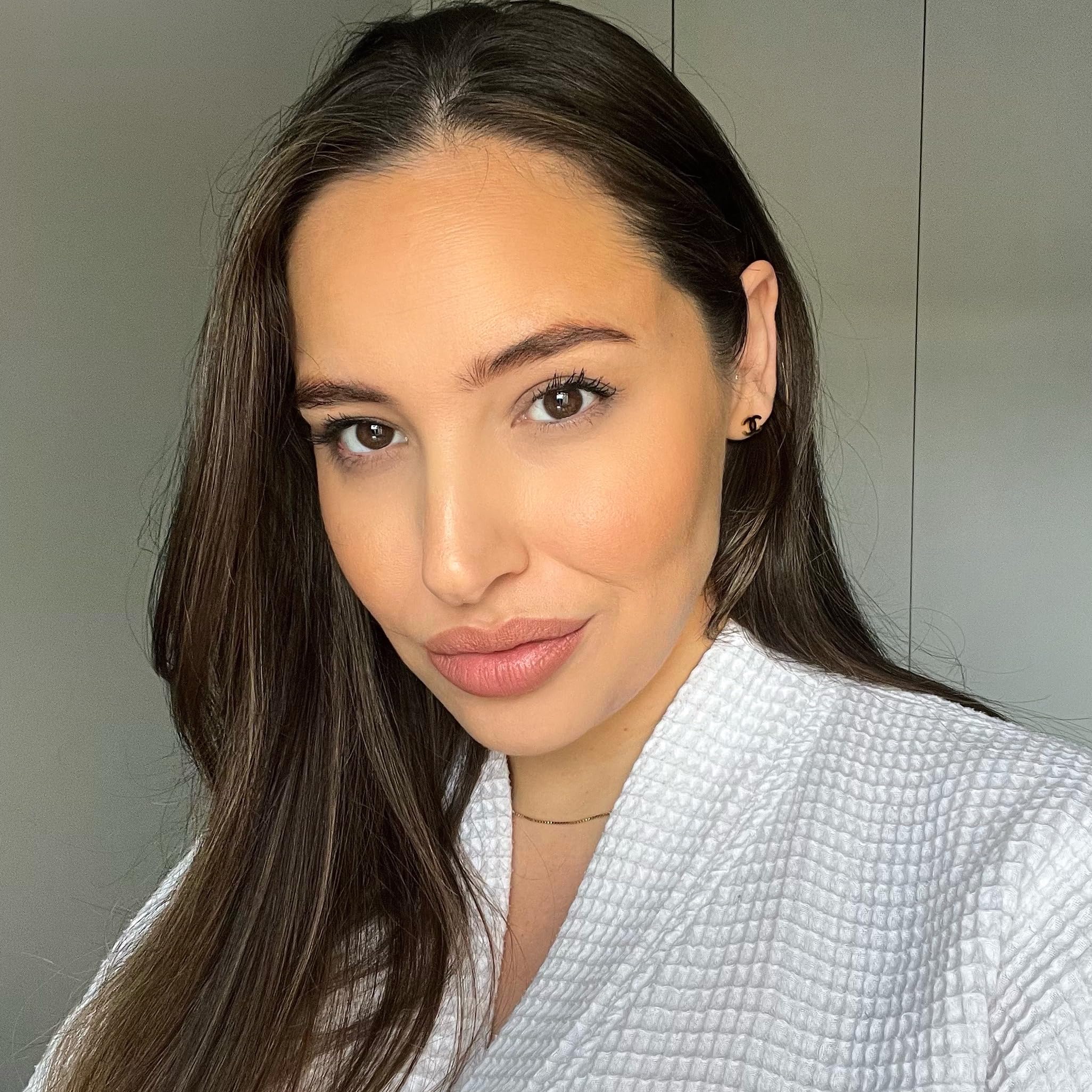 Jada Sezer Exposes Our Obsession With Flaws! - y04edsb