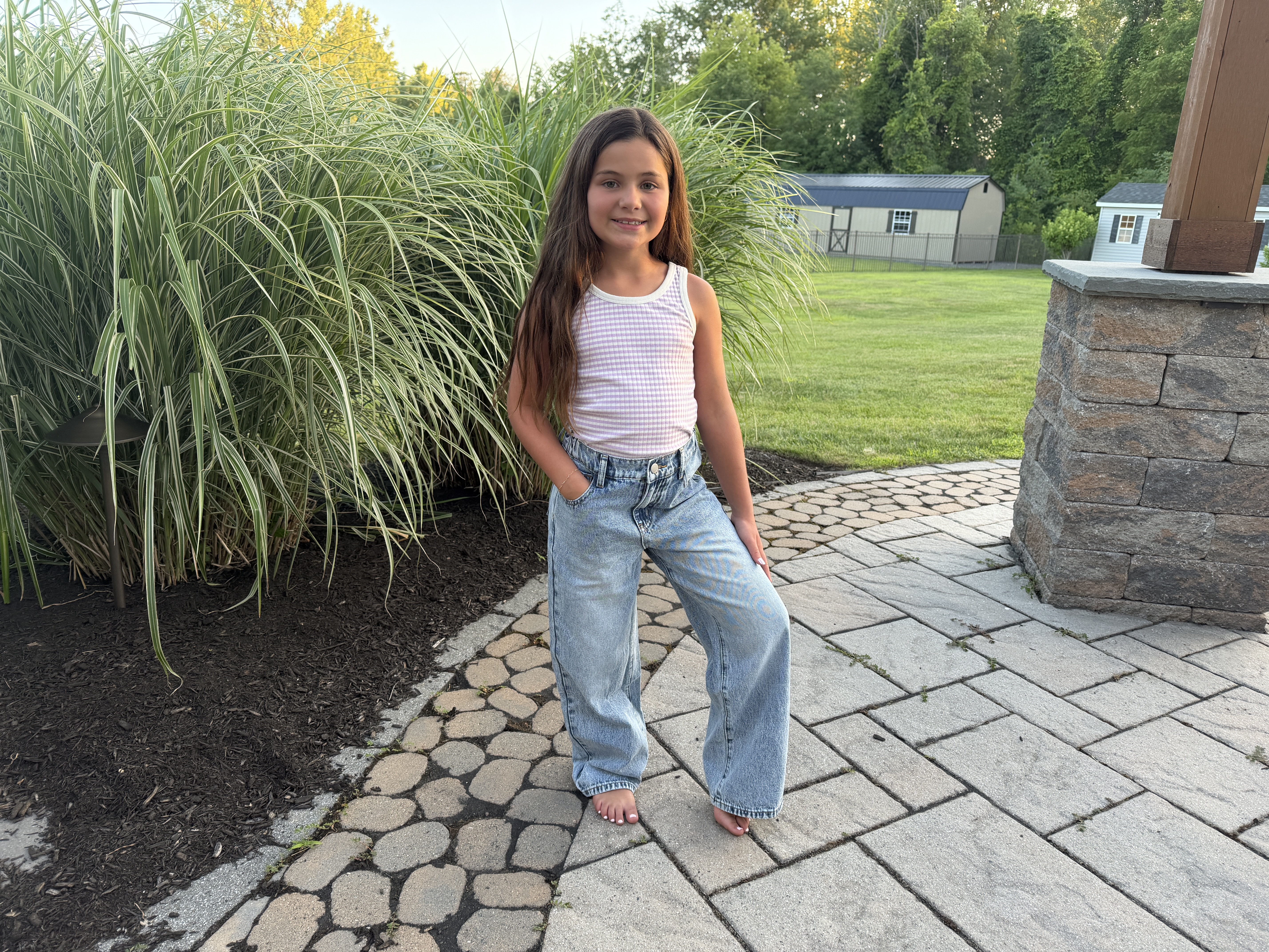 MUST HAVE Fun and trendy jeans for girls! #ad