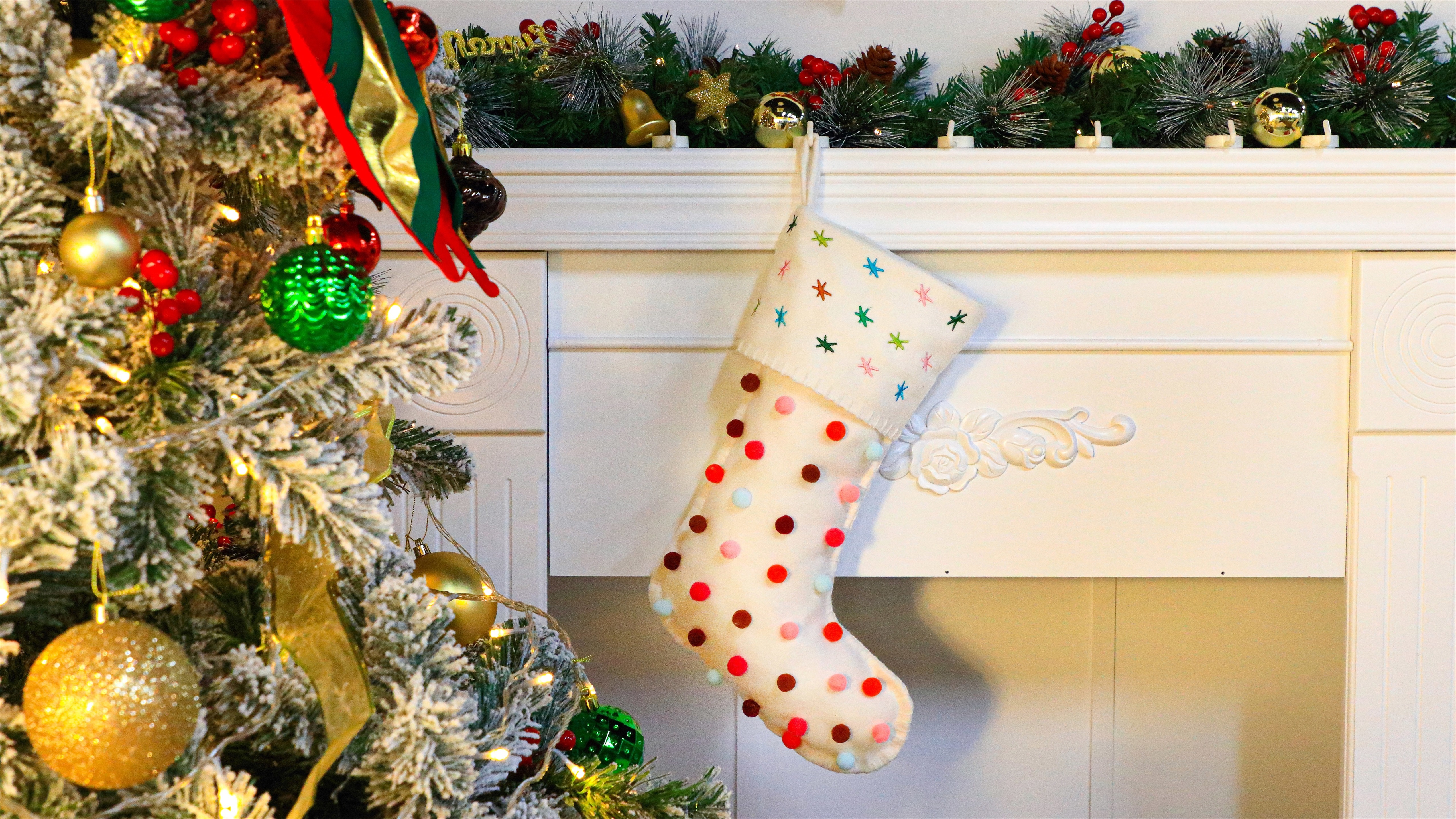 クリスマス Supreme Christmas Stocking Supreme Christmas Stocking – SSAuthentic.com