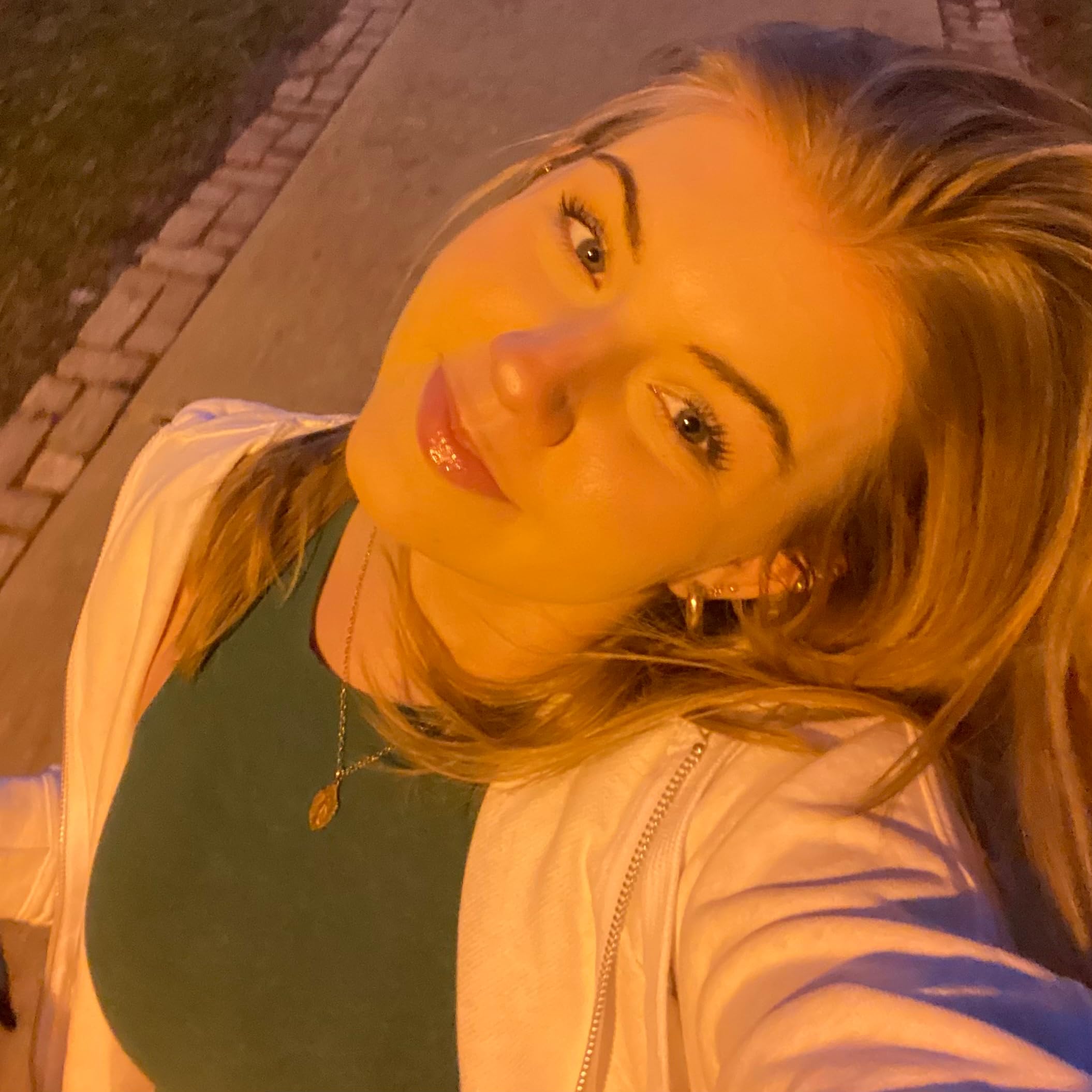 L I V M A R I E's Amazon Page