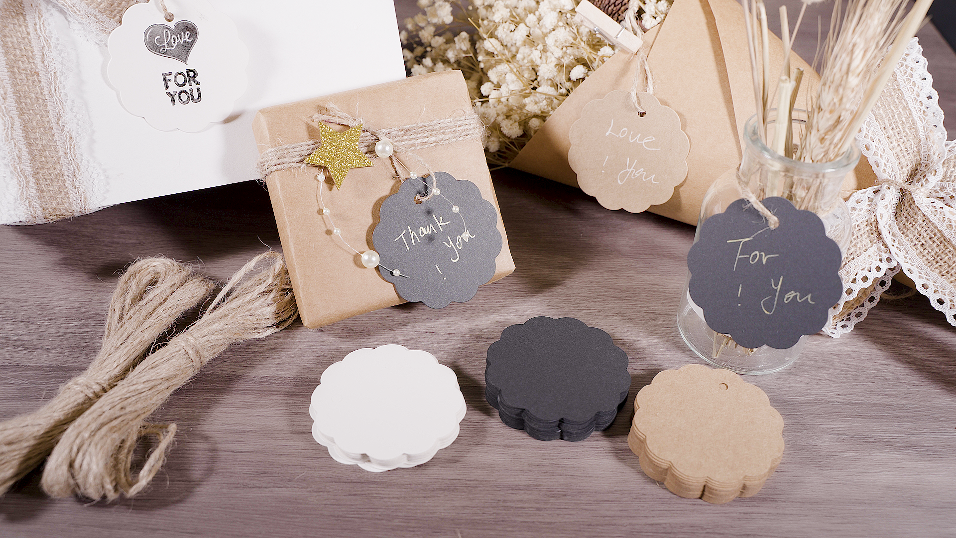 G2PLUS 100 Etichette Regalo In Carta Kraft 5x5 Cm – Con Scritta "Grazie" E Spago – Per Matrimoni, Comunioni, Compleanni E Natale - 3