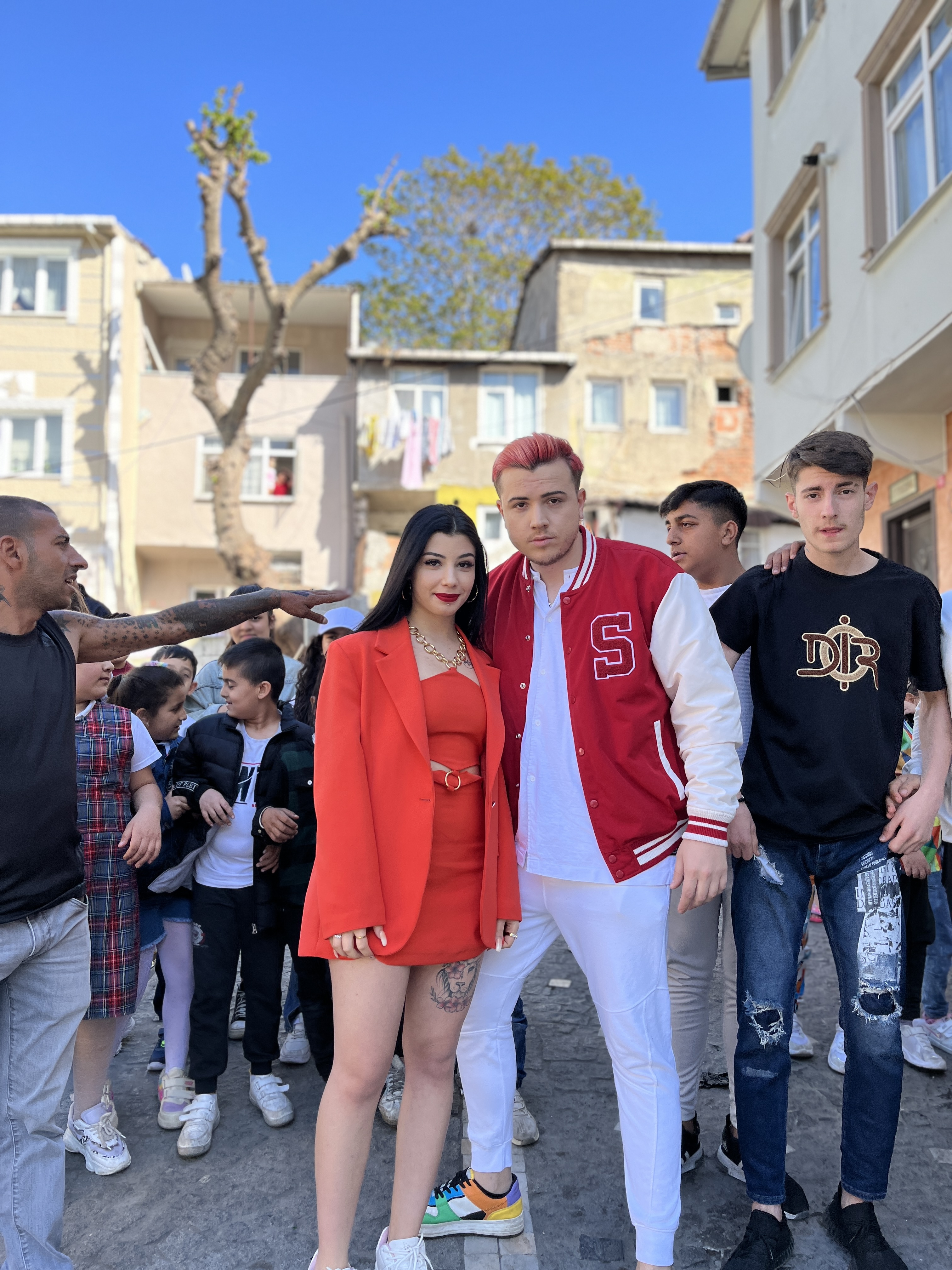 Katta kokrakli yalangoch gruzin qizlari