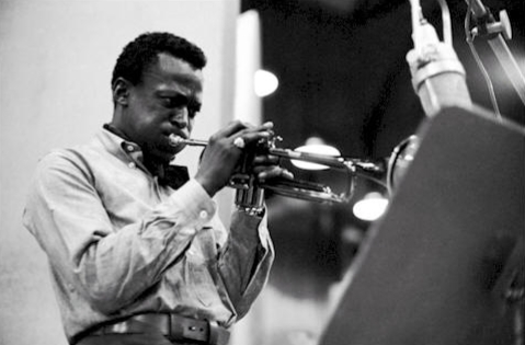 洋書 The sound of MILES DAVIS-THE DISCOGRAPHY 洋書 The sound of MILES DAVIS-THE DISCOGRAPHY The Sound of