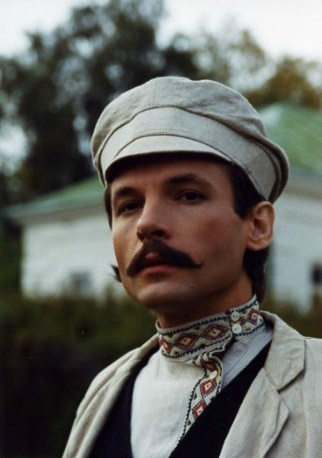 Brunette toymas fotosini sikadi Ozini masturbatsiya qiladi va filmga tushadi