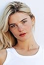 Stefanie Scott's primary photo Stefanie Scott's primary photo