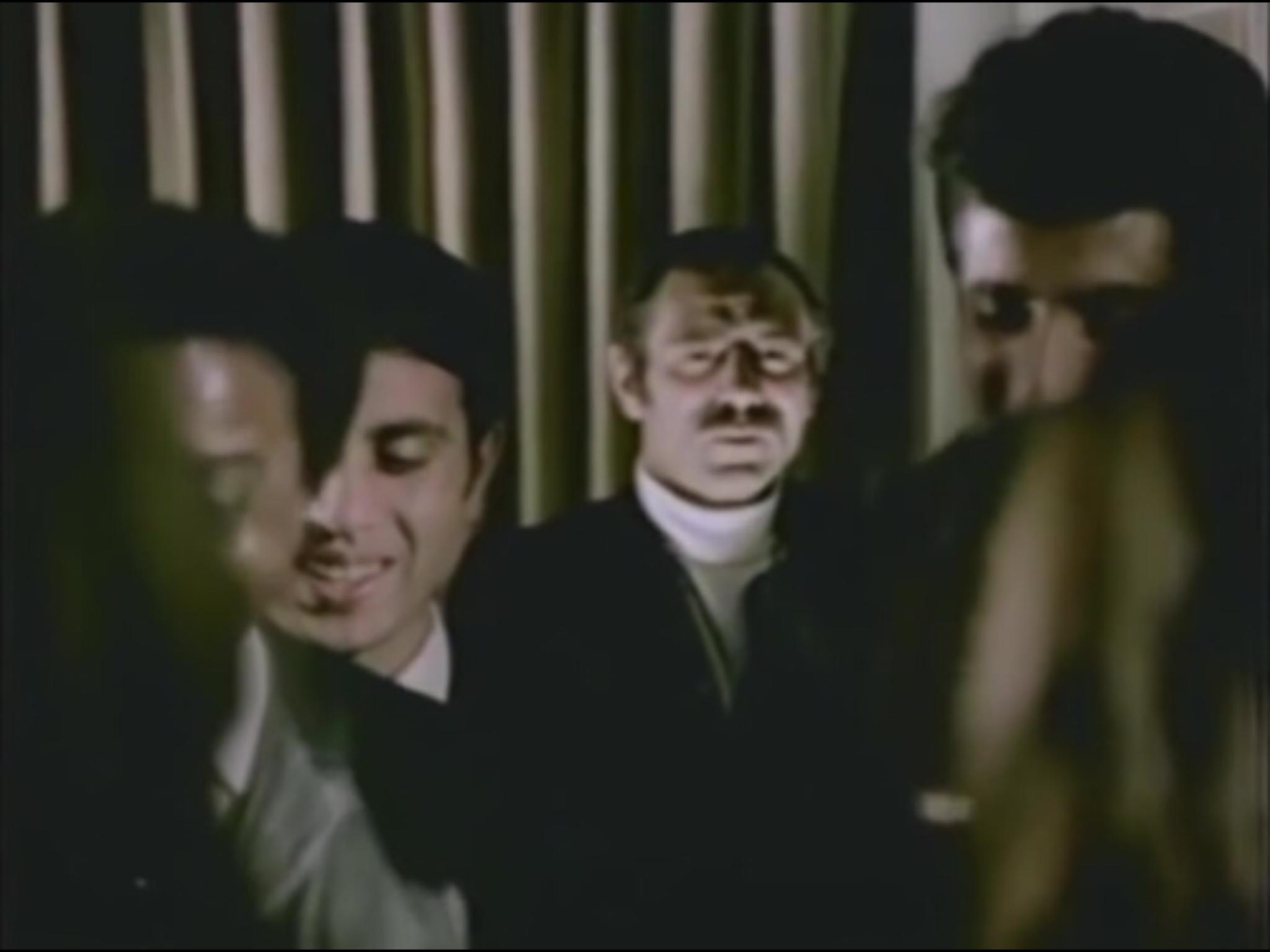 Skype-da porno va onlayn chat Midjetlar bilan porno VK