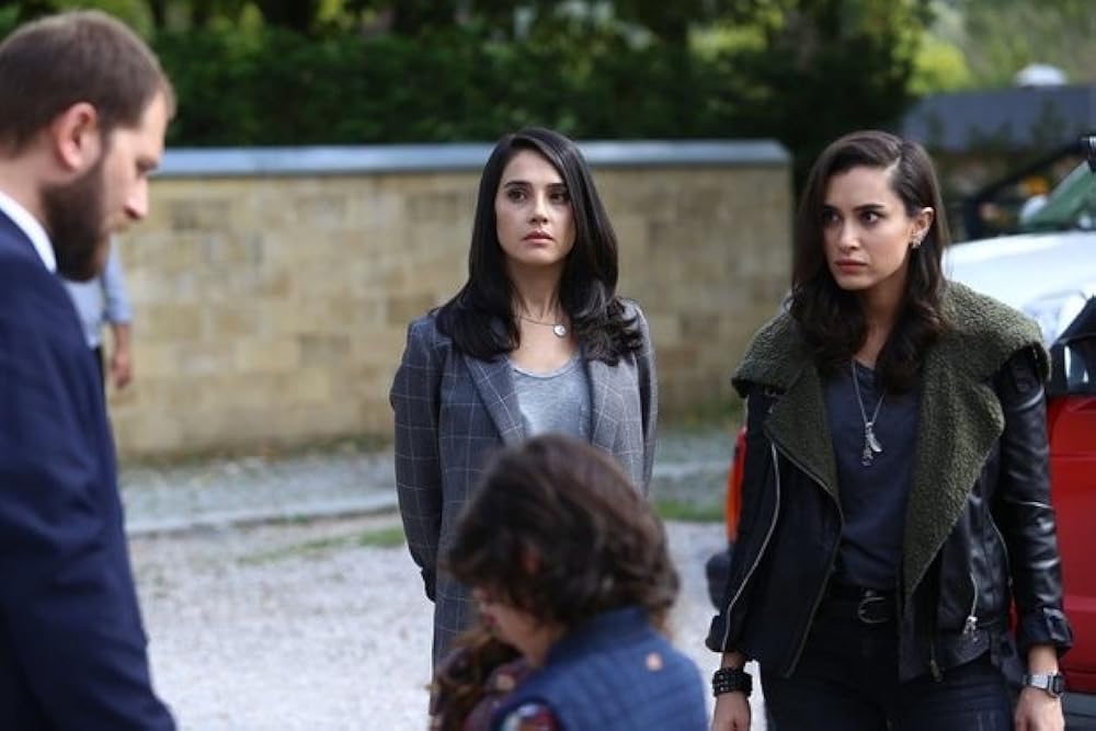 Juda kichik vagina bilan jinsiy aloqa Erkak qizni sikadi