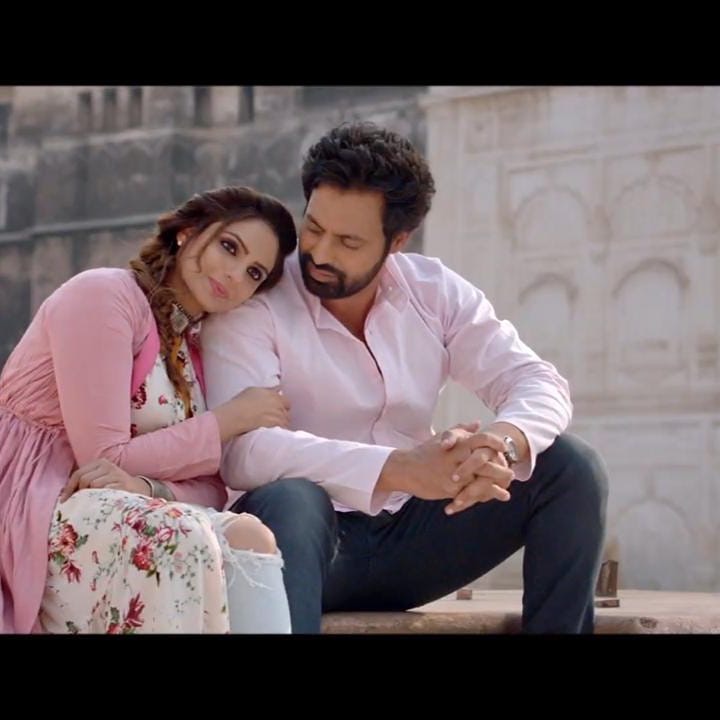 Rus erkaklari ayollarga josuslik qilayotganda onanizm qilishadi (haqiqiy) Mushuklar va mushuklar