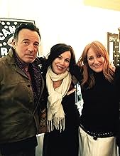 पोस्टर देखें