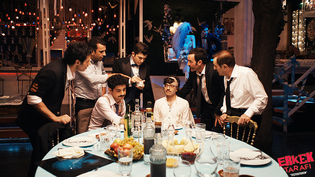 Onlayn porno tomosha: hushidan ketdi, hushidan ketdi Xotinim uxlayotganida qoshnimni sikdim.