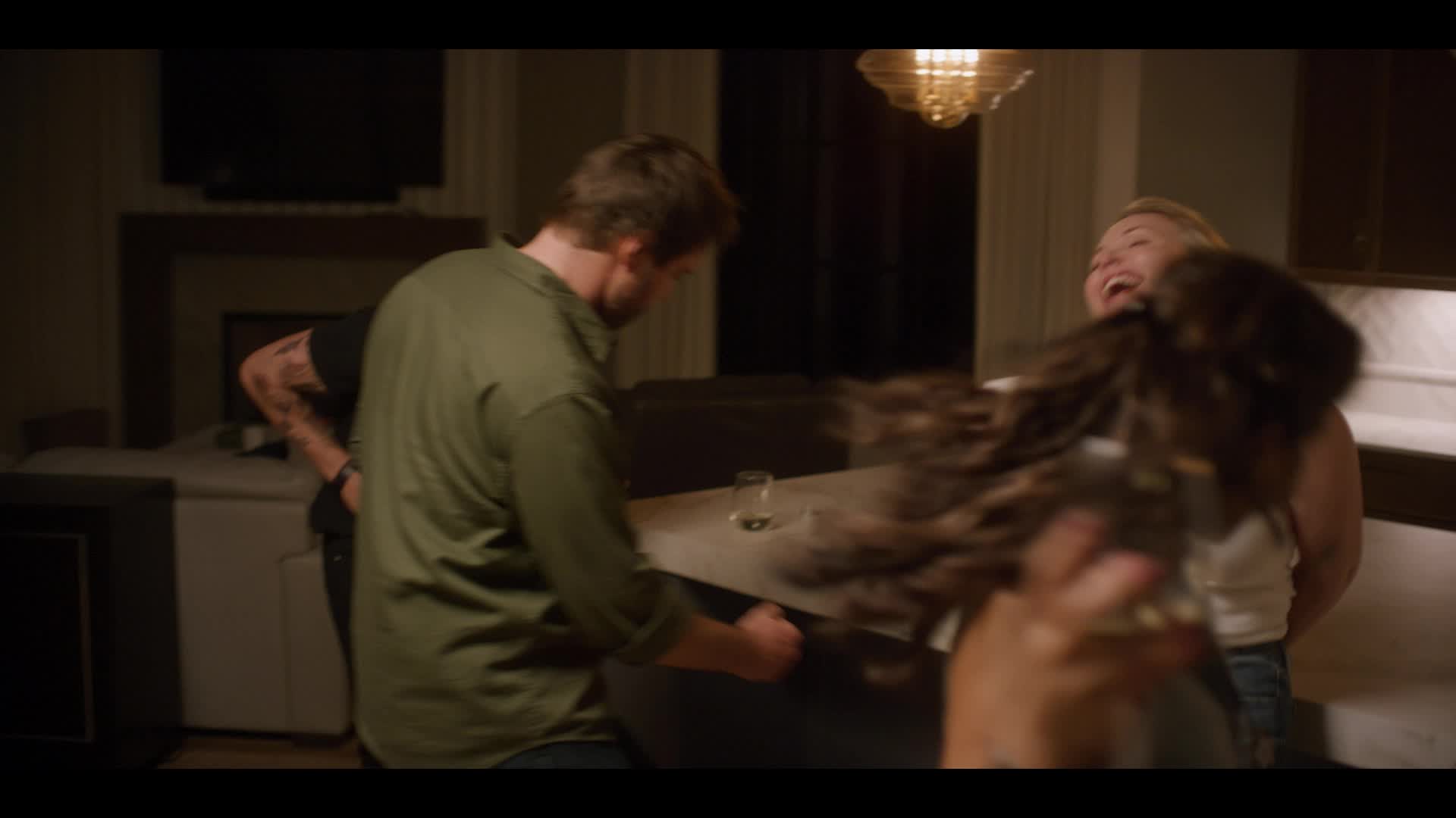 Larisa Dolinaning mushuk va kokraklari