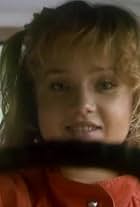 Gozal yolgiz yalangoch qizlarni tomosha qiling Men sikni kordim va videodan qorqib ketdim.