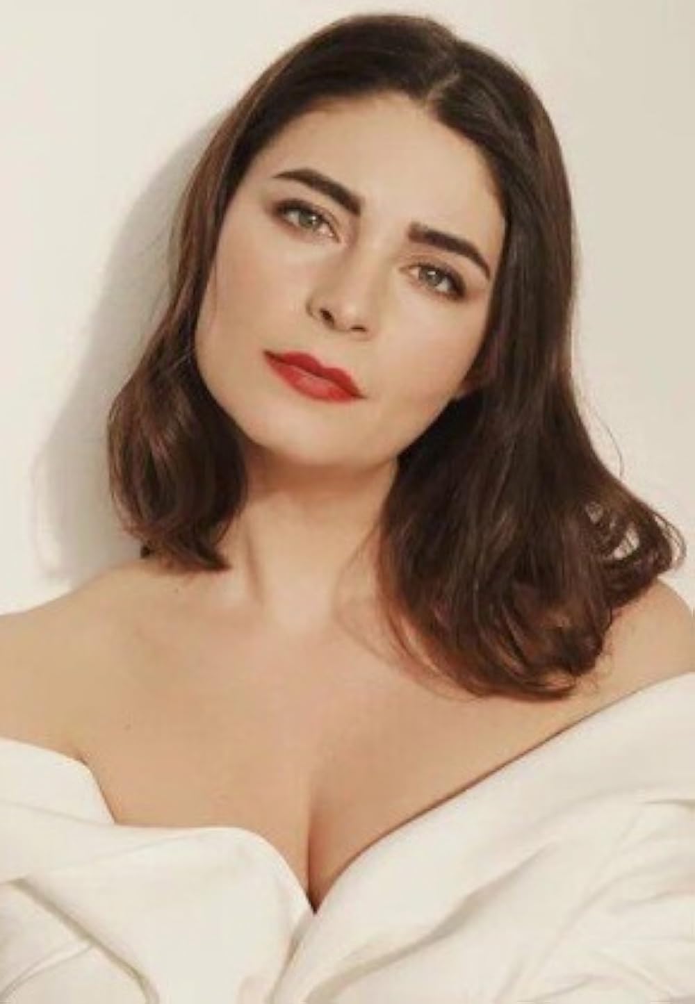 Mariya Kozakova butunlay yalangoch