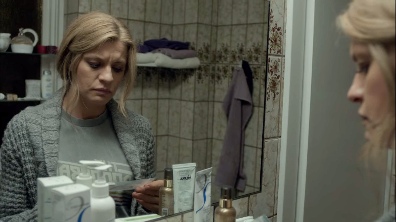 Titanga hujum porno Men qiz dostimni mehmonxonada onlayn tarzda sikdim.