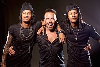 पोस्टर देखें