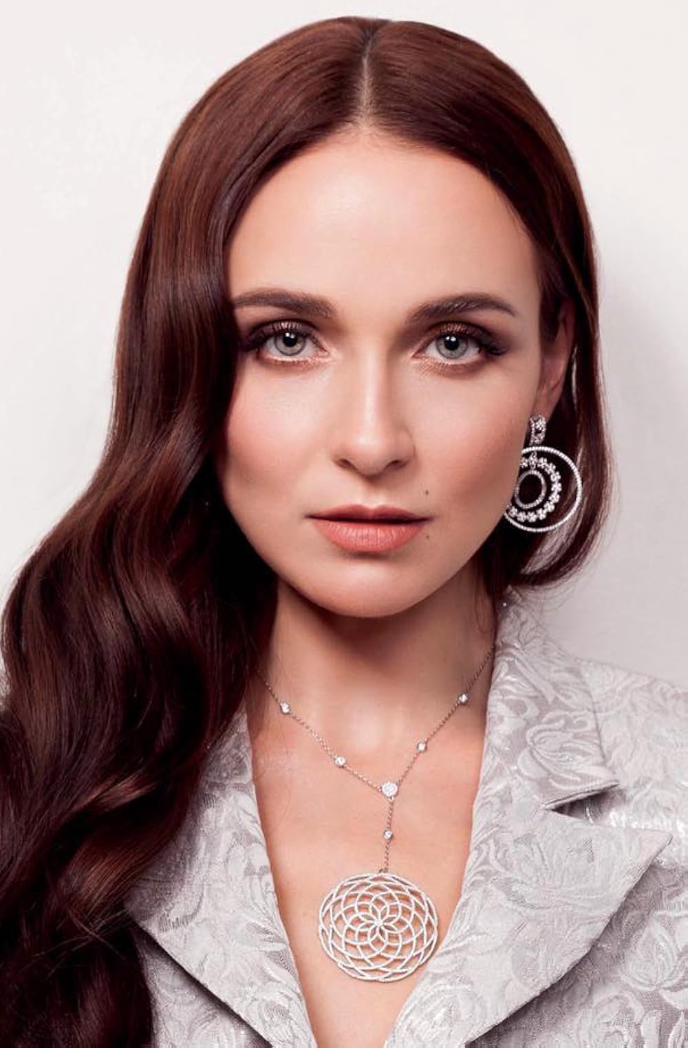 Анасы мен қызы лесбиянкалардың порно видеосы Анна Снаткинаның жалаңаш суреті