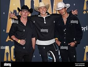 पोस्टर देखें