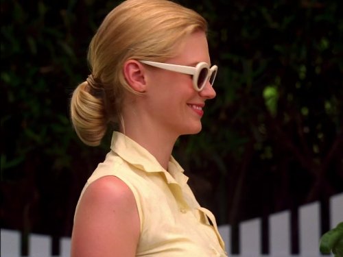 January Jones dalam Mad Men (2007)