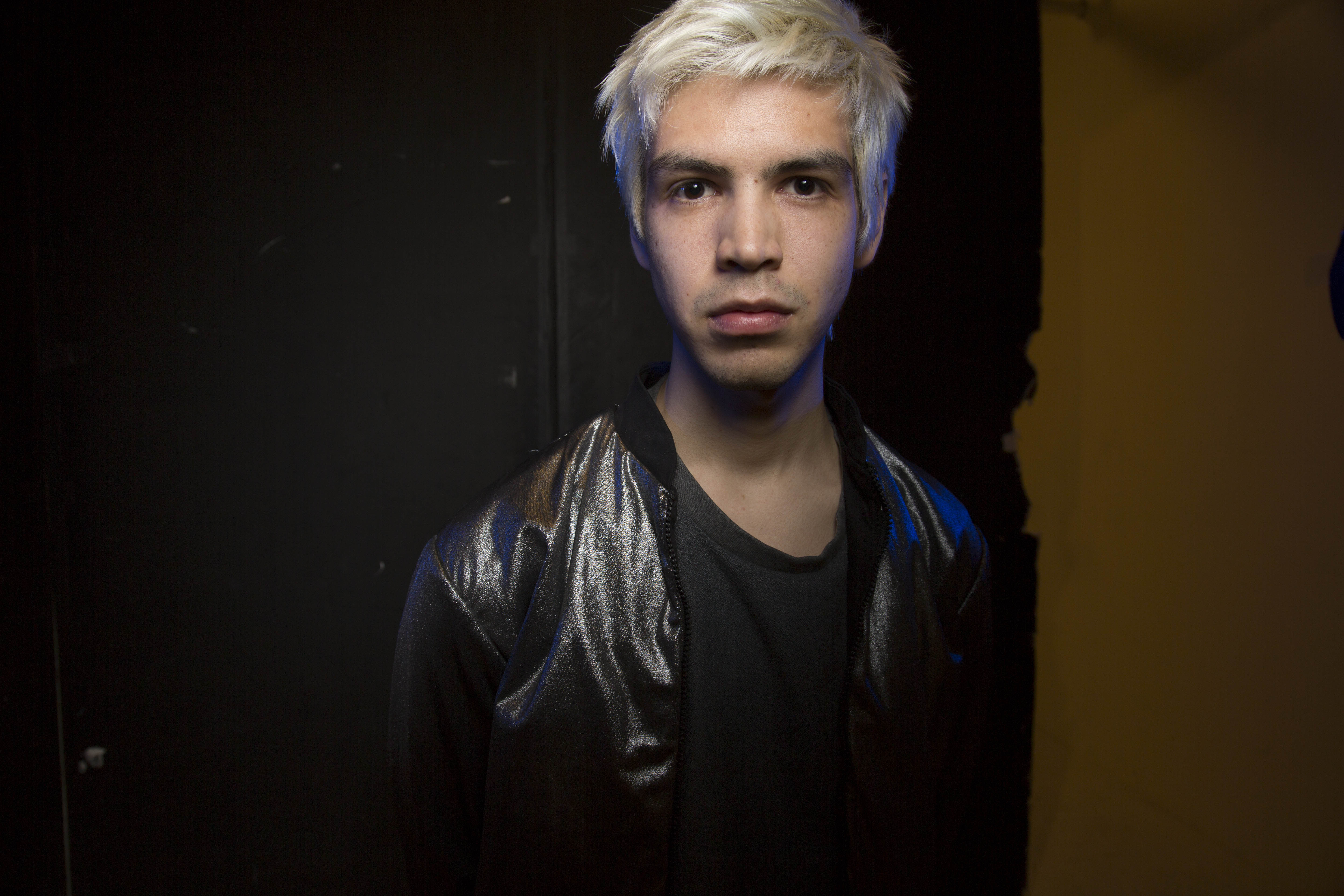 [Image: MV5BMTEzNzUxOTE5ODBeQTJeQWpwZ15BbWU4MDAw...y._V1_.jpg]