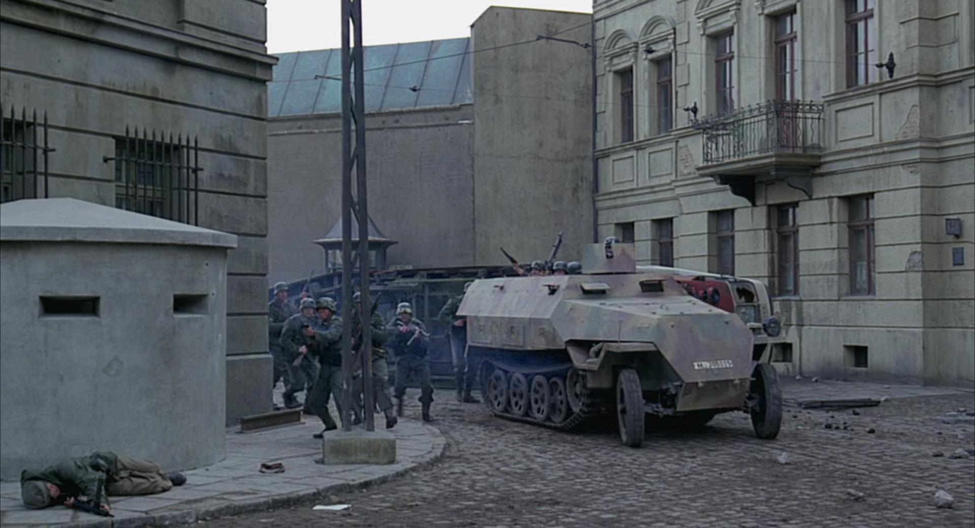 The Pianist (2002) - movie still frame - frame 1