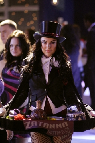 zatanna smallville actor