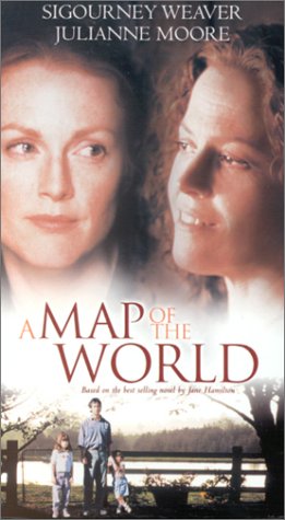 Julianne Moore, Sigourney Weaver, and David Strathairn in A Map of the World (1999)