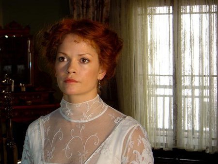 Porno holda tombul ayollar Chiroyli eshakli qiz sikilib qoladi